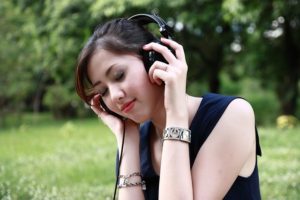 listening to music in Spanish Spanish classes near me